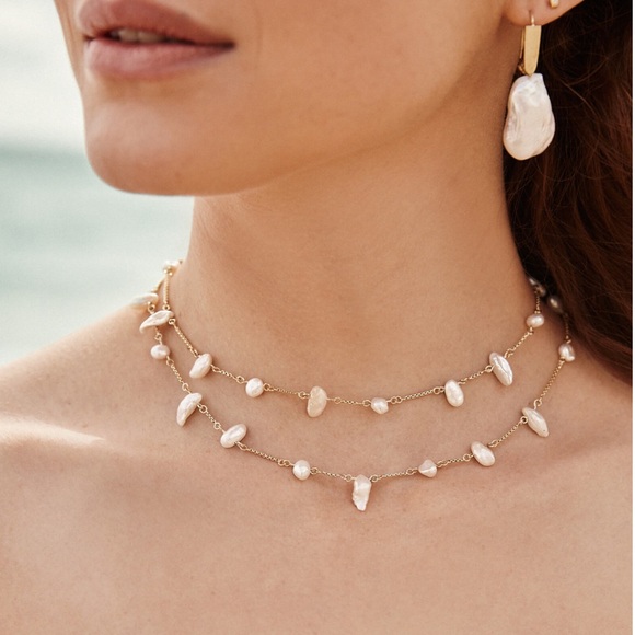 Kendra Scott Krissa Short Strand Necklace in Baroque Pearl, Silver Tone - Picture 2 of 2